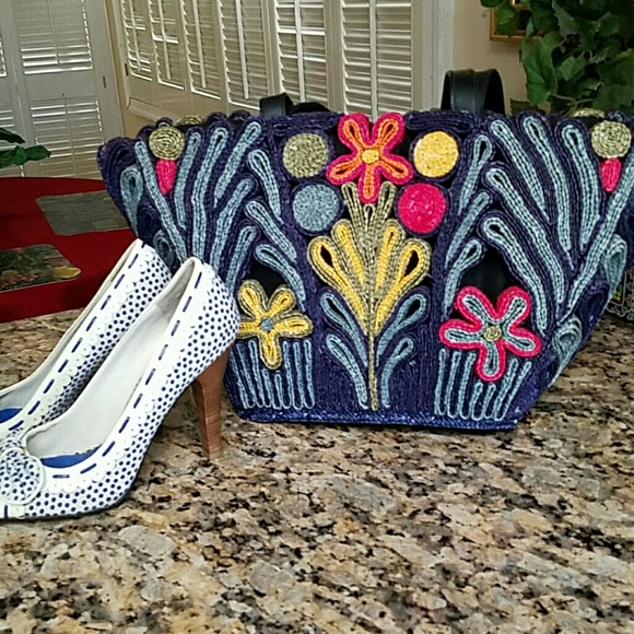 EGO Handbags - Vintage Artsy Woven Straw Purse